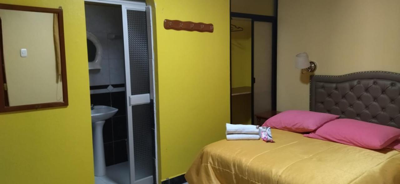 Hospedaje Karol Hotel อายากุตโช ภายนอก รูปภาพ