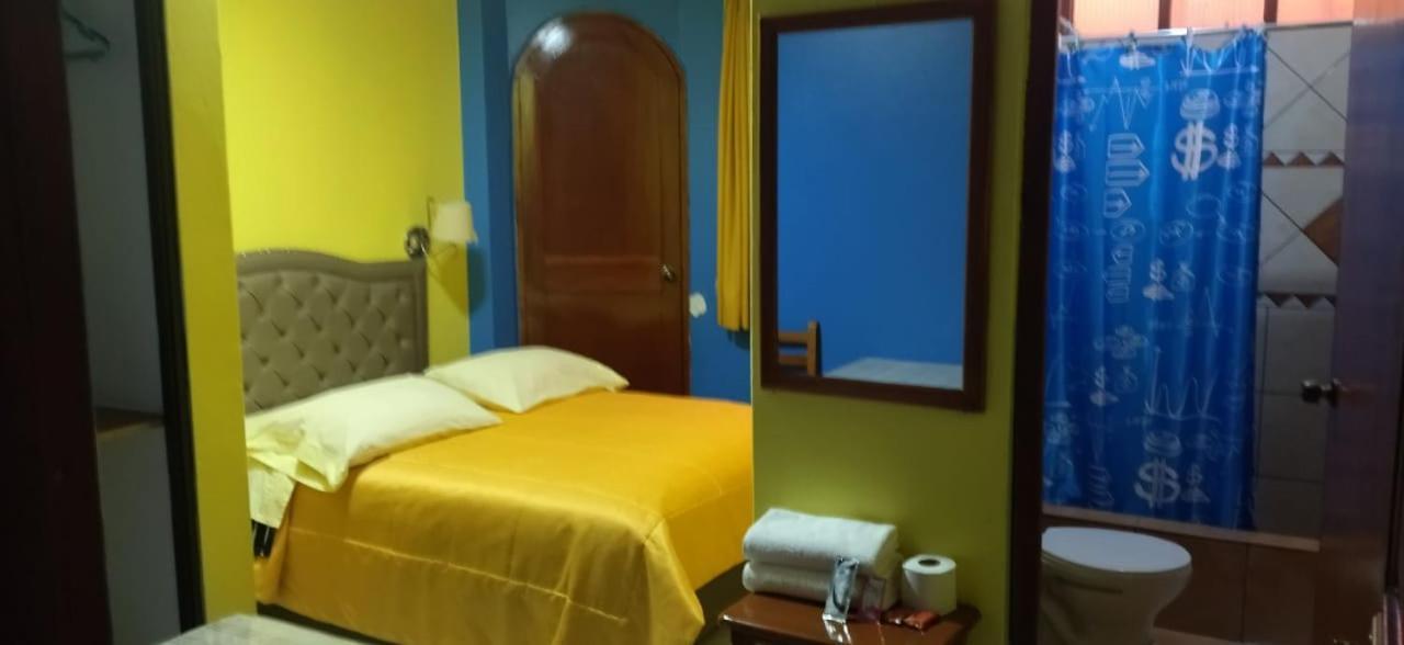Hospedaje Karol Hotel อายากุตโช ภายนอก รูปภาพ