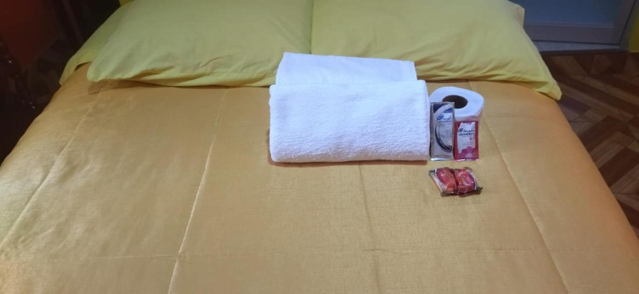 Hospedaje Karol Hotel อายากุตโช ภายนอก รูปภาพ