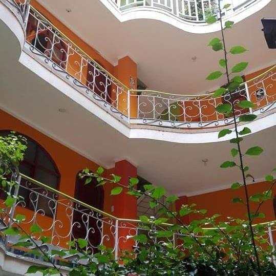 Hospedaje Karol Hotel อายากุตโช ภายนอก รูปภาพ