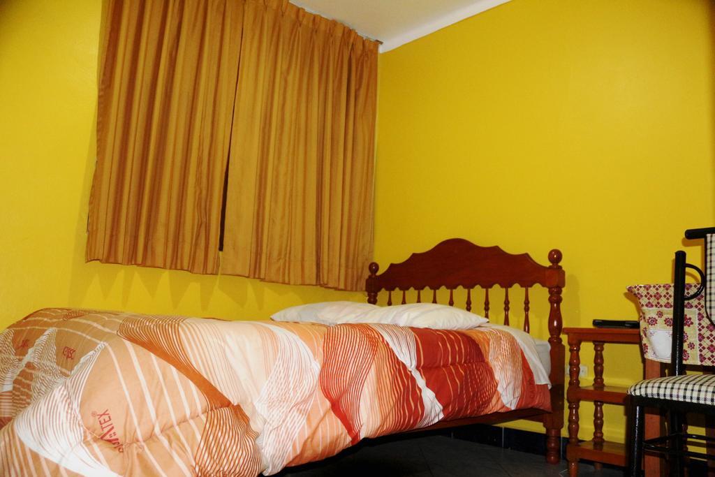Hospedaje Karol Hotel อายากุตโช ห้อง รูปภาพ